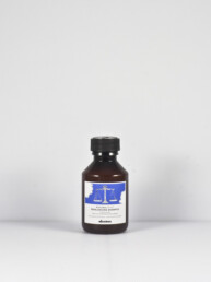 DAVINES NATURAL TECH REBALANCING SHAMPOO 100ML